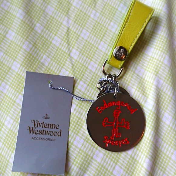 NWT Vivienne Westwood Endangered Species Keychain - Picture 4 of 6